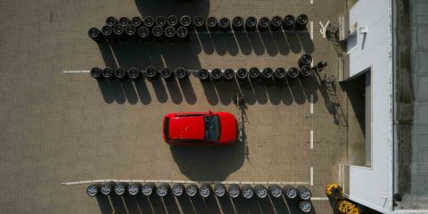 AMZS test 16 letnih pnevmatik dimenzije 225/50 R 17