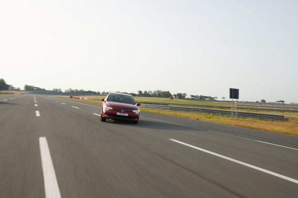 AMZS test 18 letnih pnevmatik dimenzije 225/40 R18